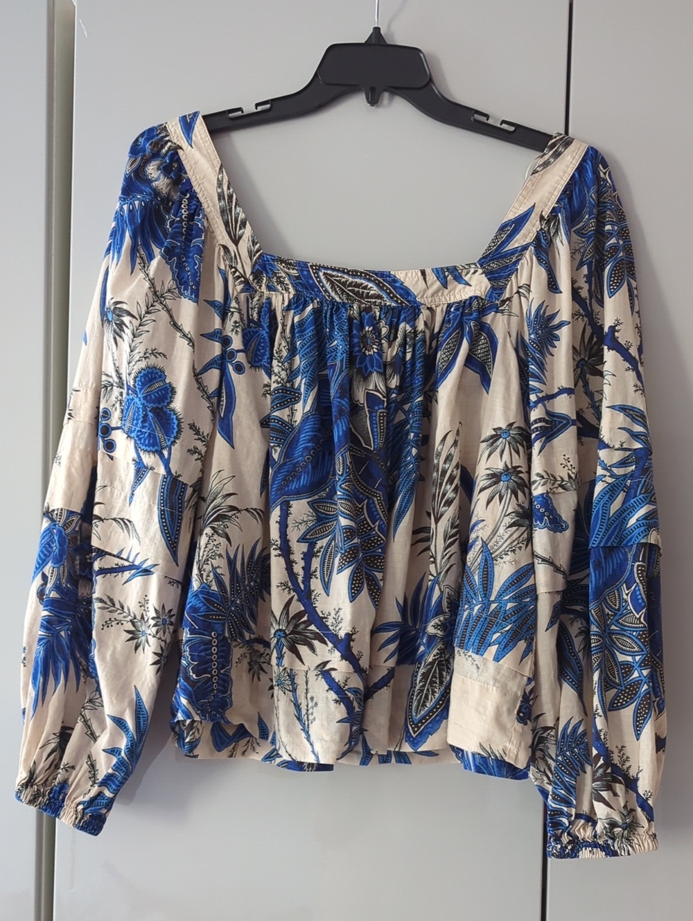 EUC Banana Republic Royal Blue and Tan Floral Blouse